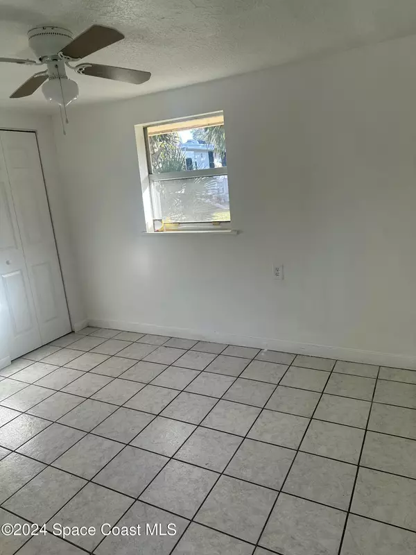 Micco, FL 32976,9852 Honeysuckle DR #C