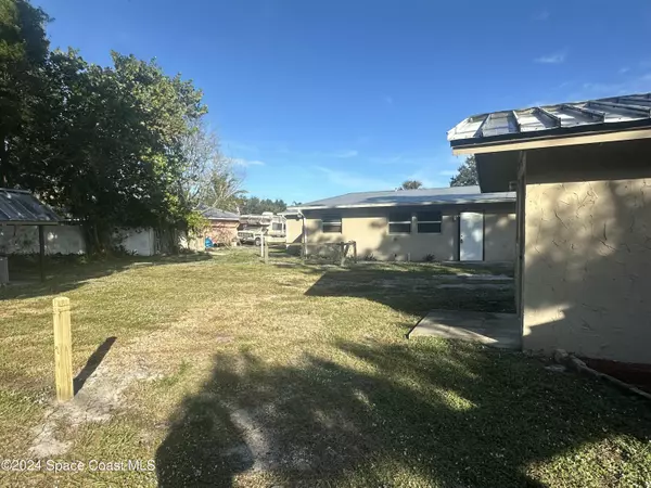 9852 Honeysuckle DR #C, Micco, FL 32976