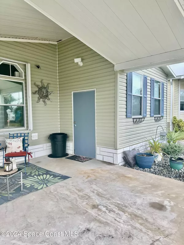 Barefoot Bay, FL 32976,435 Plover DR