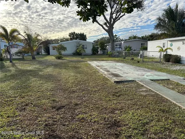 Barefoot Bay, FL 32976,419 Plover DR