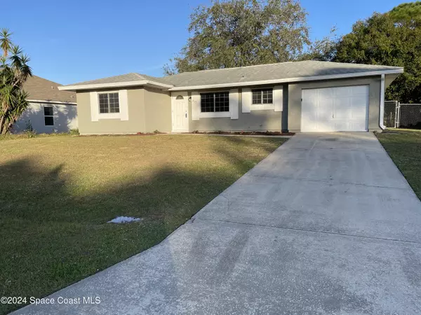 827 Du Bois AVE SE, Palm Bay, FL 32909