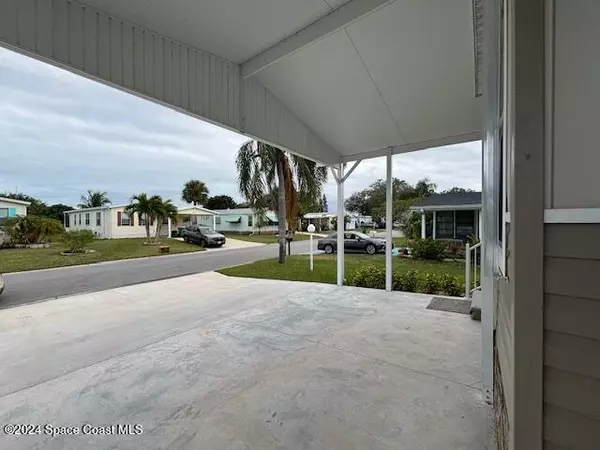 Barefoot Bay, FL 32976,1067 Wren CIR