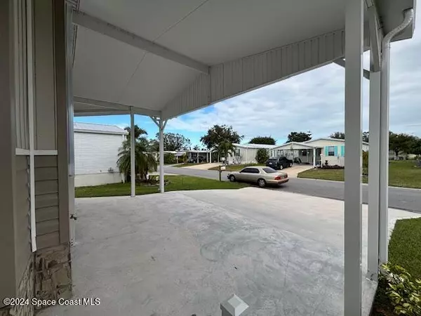 Barefoot Bay, FL 32976,1067 Wren CIR