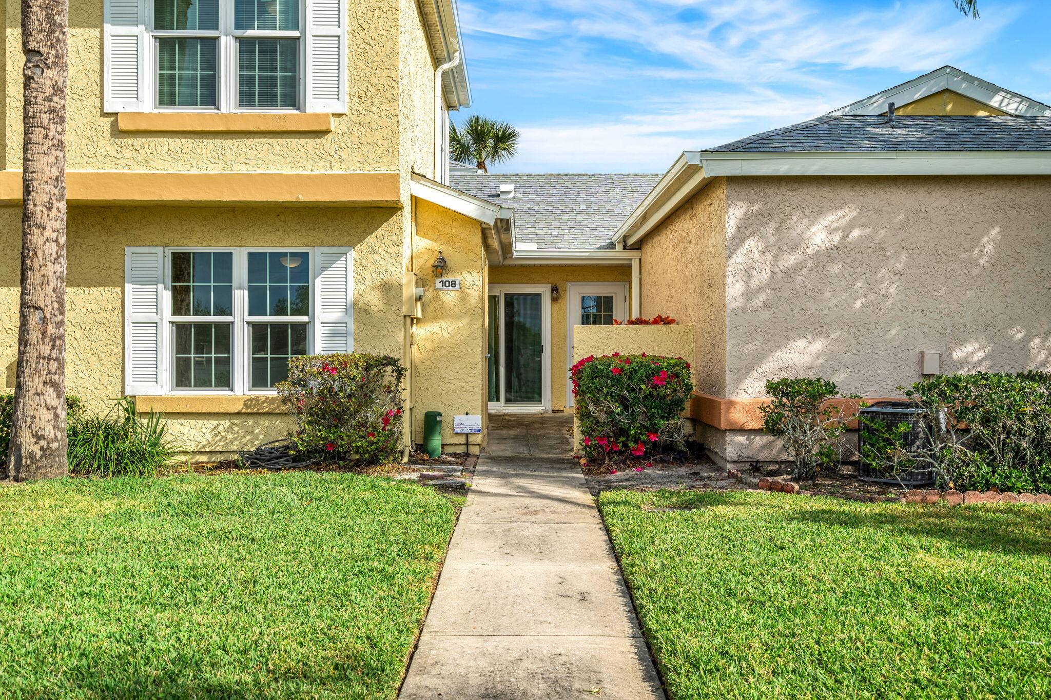 1440 Malibu CIR NE #108, Palm Bay, FL 32905