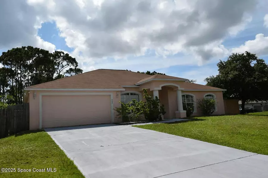 999 Carver RD SE, Palm Bay, FL 32909