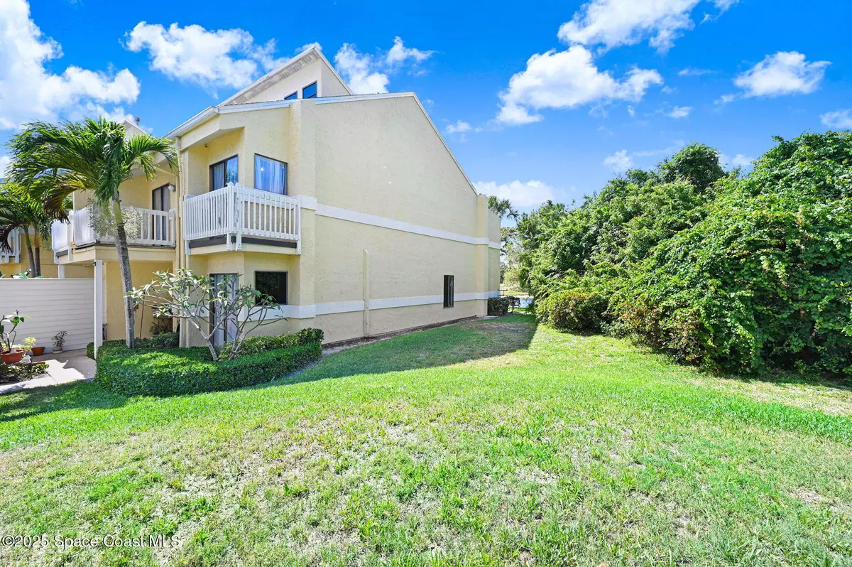 Melbourne, FL 32940,330 Lofts DR ##7