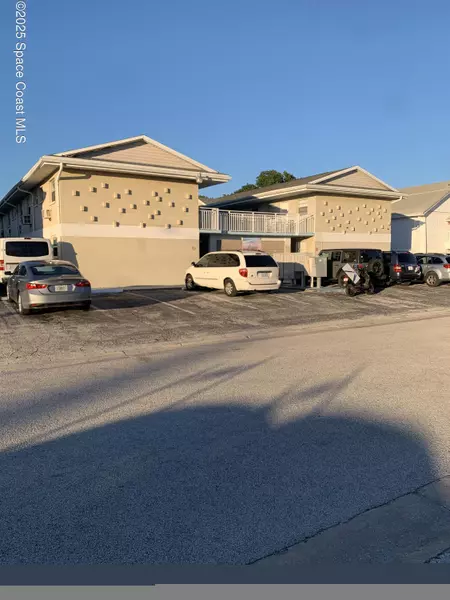 404 Tyler AVE #4, Cape Canaveral, FL 32920