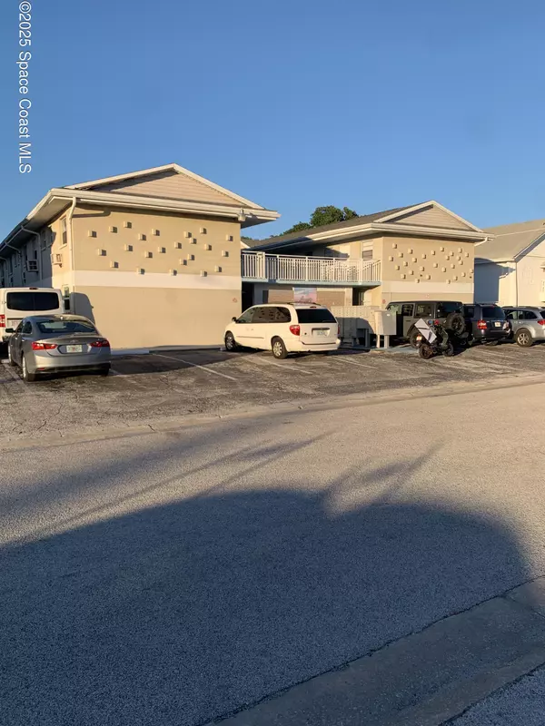 404 Tyler AVE #4, Cape Canaveral, FL 32920