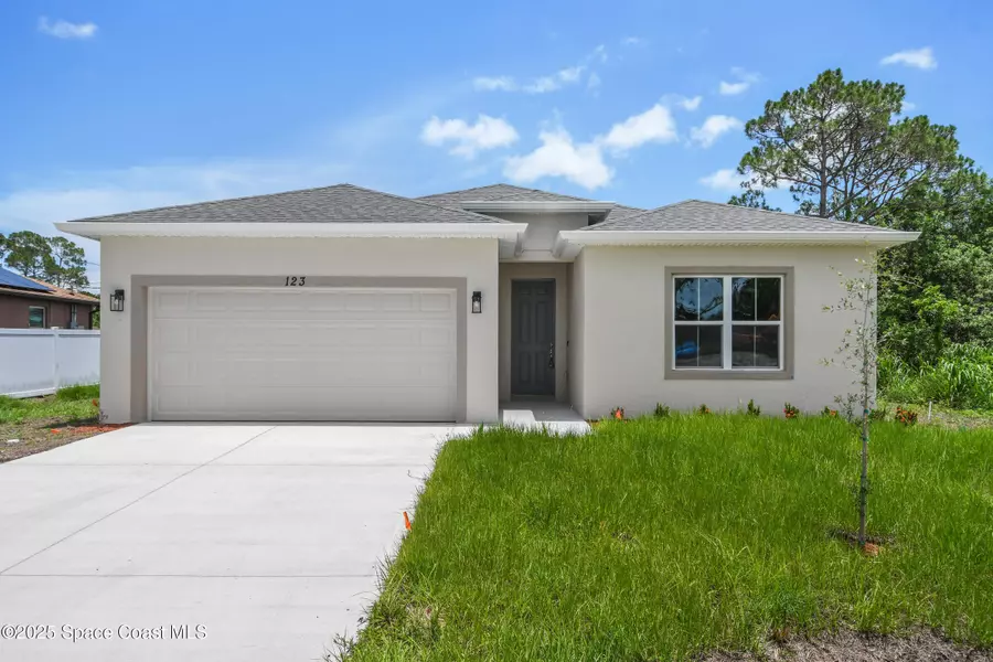 557 Escarole ST SE, Palm Bay, FL 32909