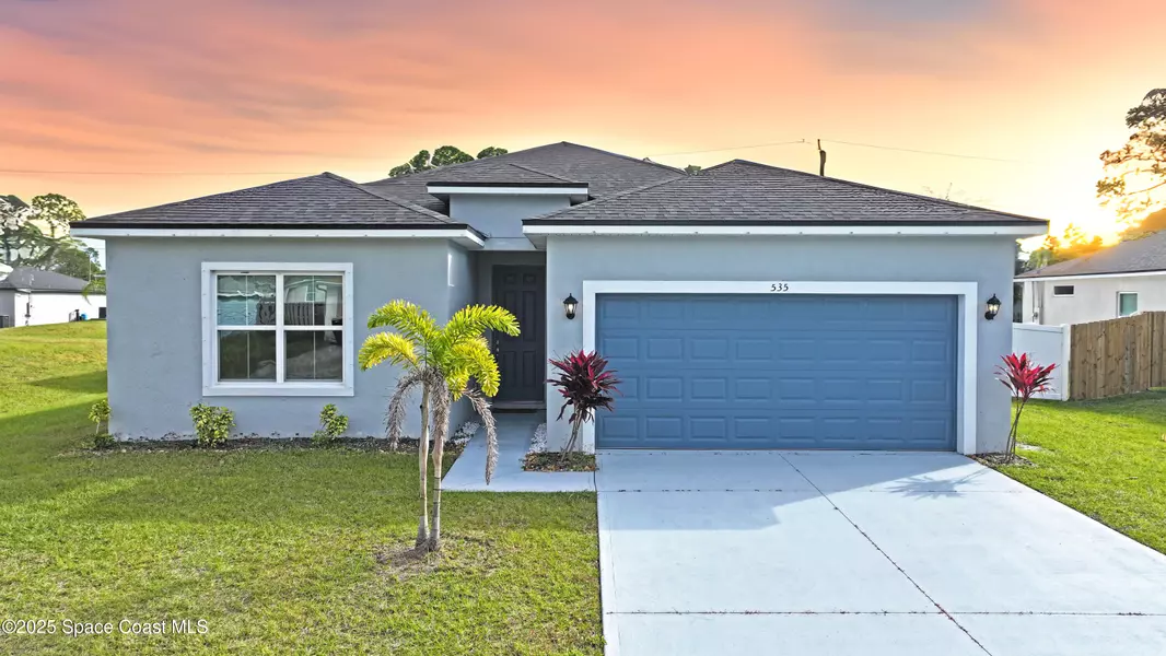 535 Giovanni RD NW, Palm Bay, FL 32907