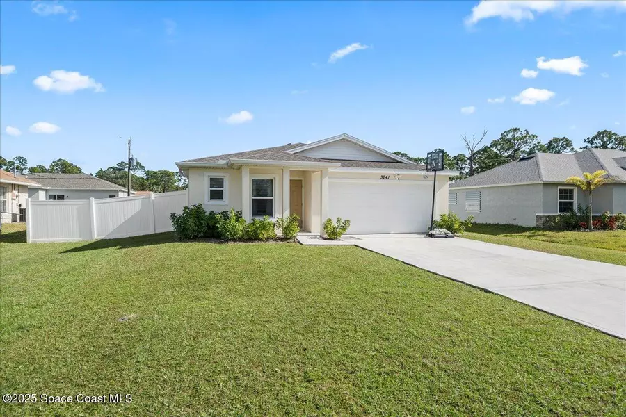 3241 Trainfo AVE SE, Palm Bay, FL 32909