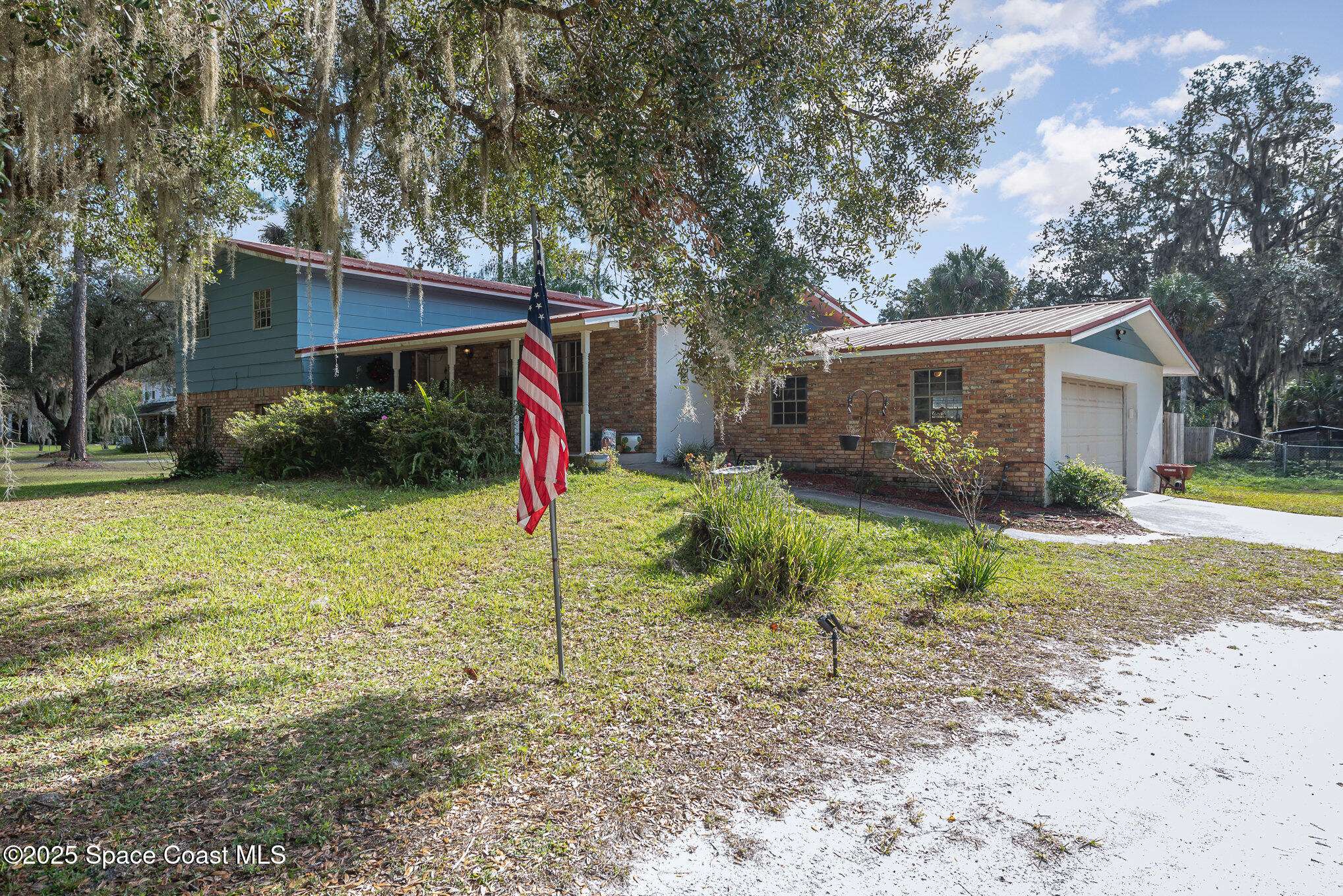 4215 Burkholm RD, Mims, FL 32754
