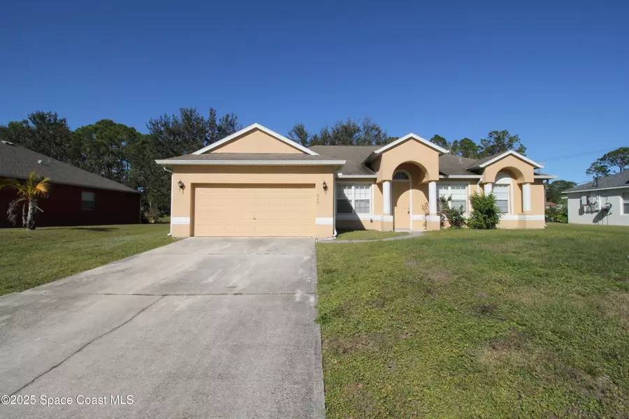 909 Albion ST NW, Palm Bay, FL 32907