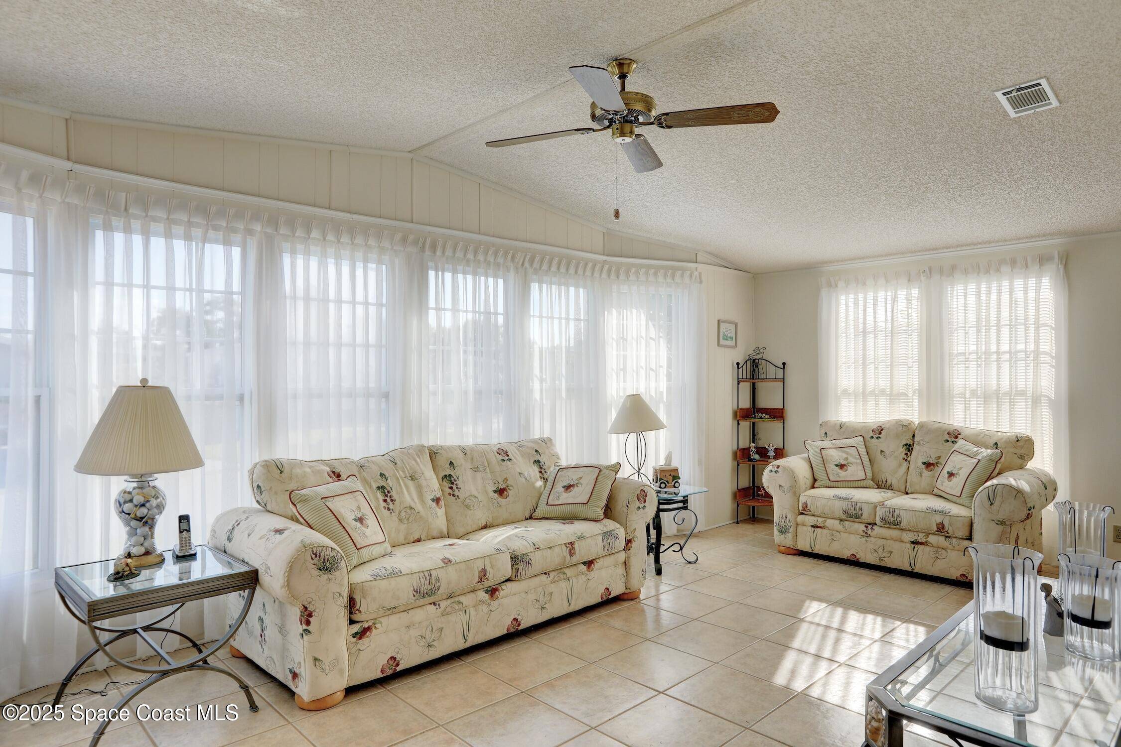 Barefoot Bay, FL 32976,709 Periwinkle CIR