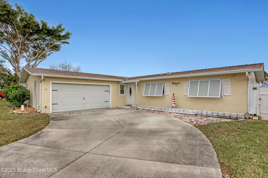 1560 Salmon ST, Merritt Island, FL 32952