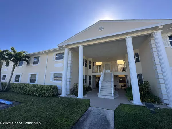 319 N Grove Isle CIR, Vero Beach, FL 32962