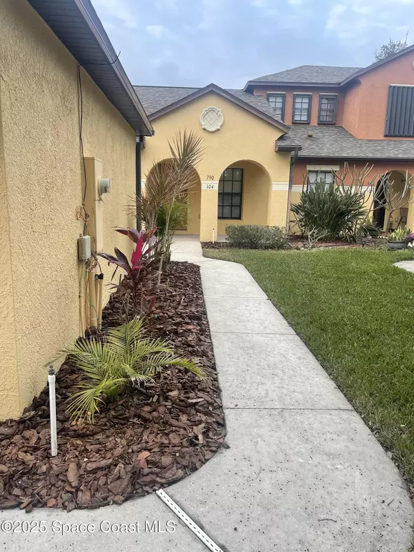 Melbourne, FL 32901,790 Luminary CIR #104