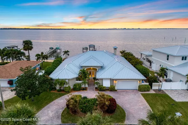 445 Riverview LN, Melbourne Beach, FL 32951