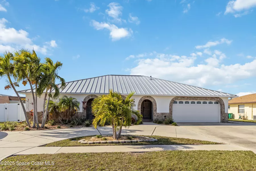 1525 Sykes Creek DR, Merritt Island, FL 32953