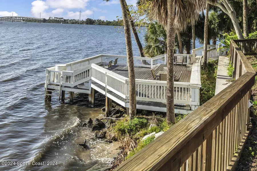 225 S Tropical TRL #401, Merritt Island, FL 32952