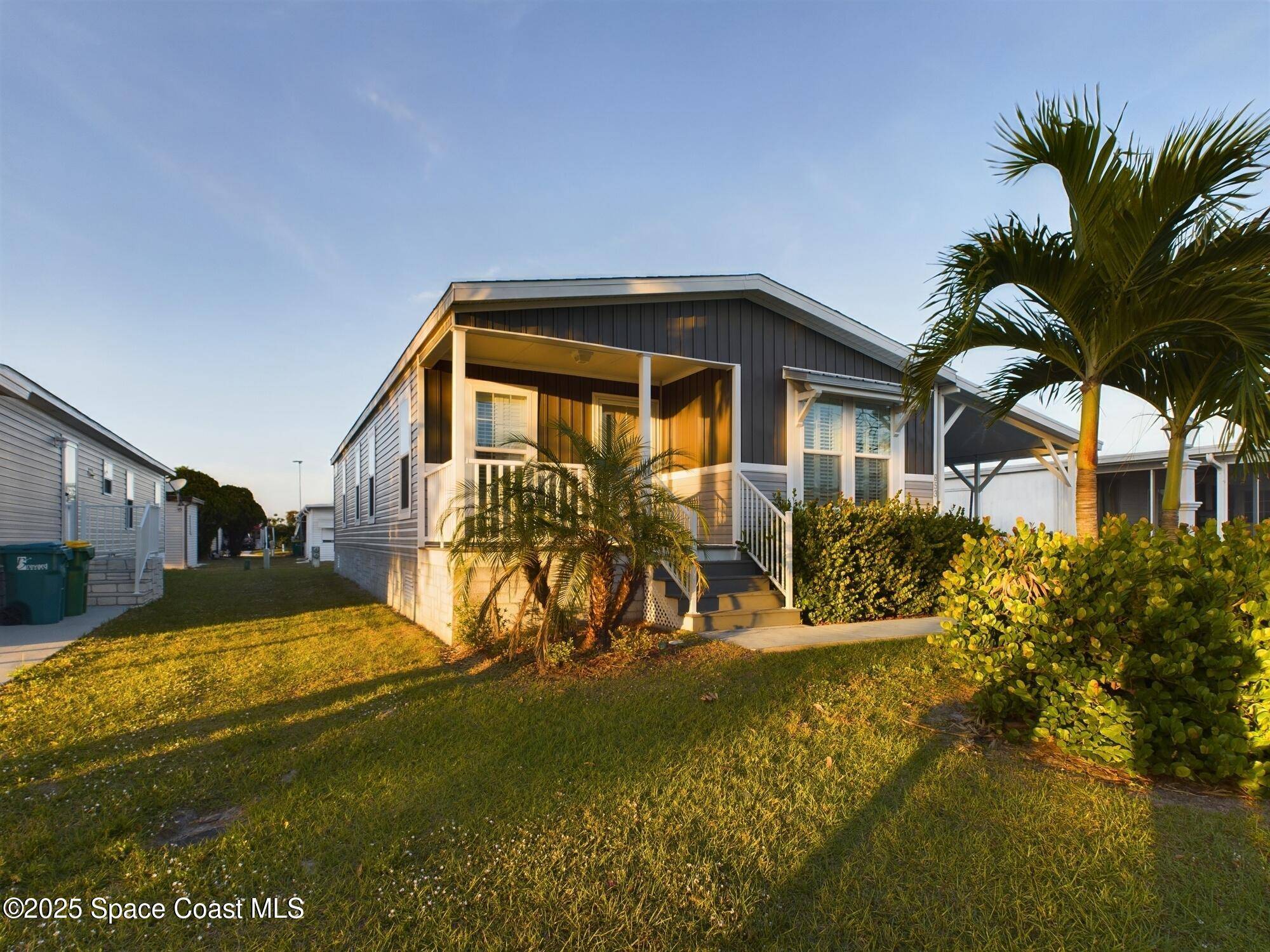 853 Laurel CIR, Barefoot Bay, FL 32976