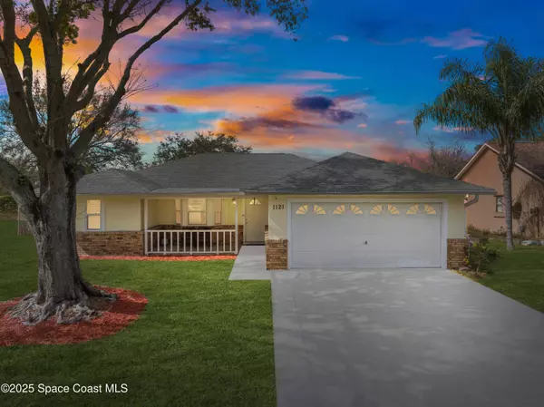 1121 9th Square SQ, Vero Beach, FL 32960