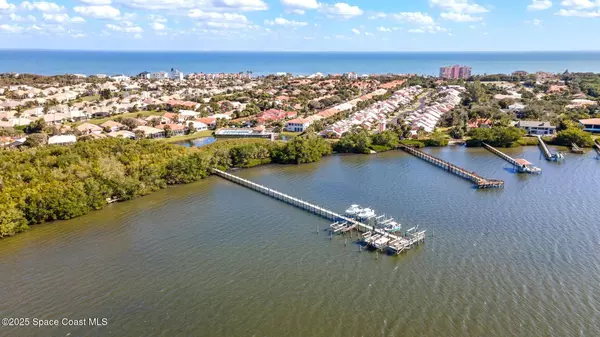 Melbourne Beach, FL 32951,5561 Cord Grass LN