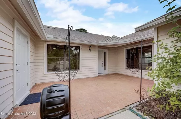 Melbourne, FL 32940,879 Ridge Lake DR