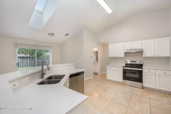 Palm Bay, FL 32907,1013 Locust AVE NW