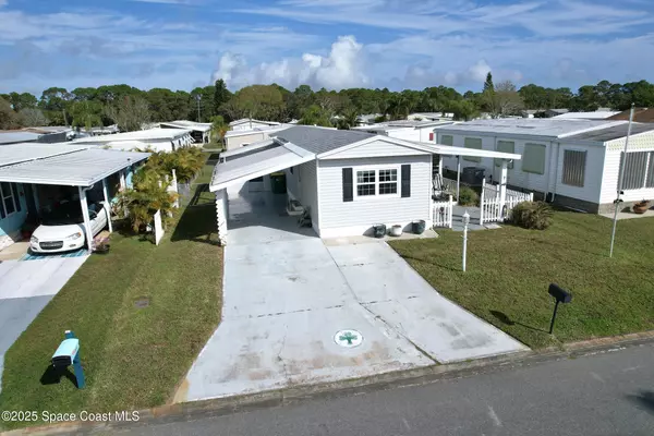 Barefoot Bay, FL 32976,1058 Royal Palm DR