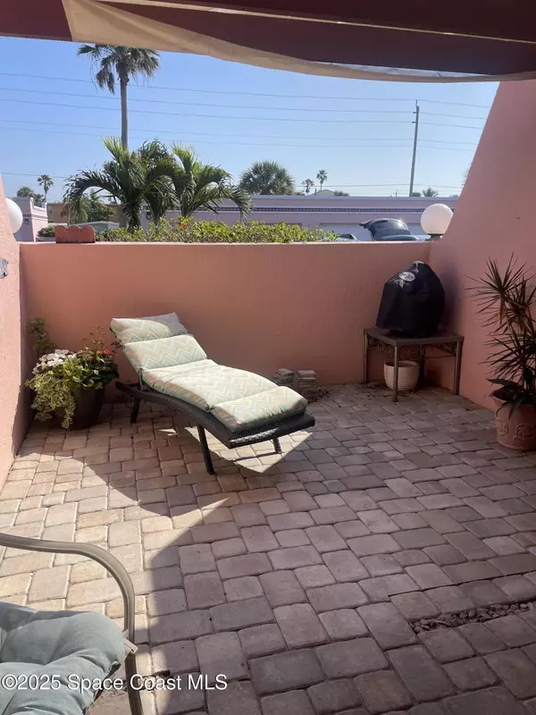 Cocoa Beach, FL 32931,748 S Orlando AVE #512