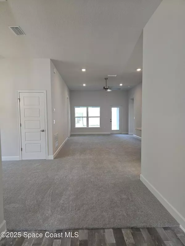 Palm Bay, FL 32907,574 Fernwood AVE NW