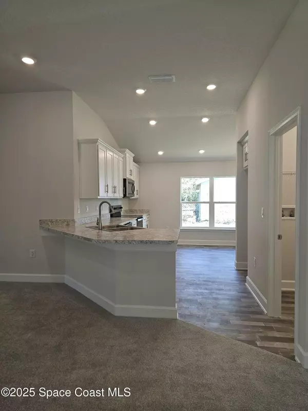 Palm Bay, FL 32907,574 Fernwood AVE NW