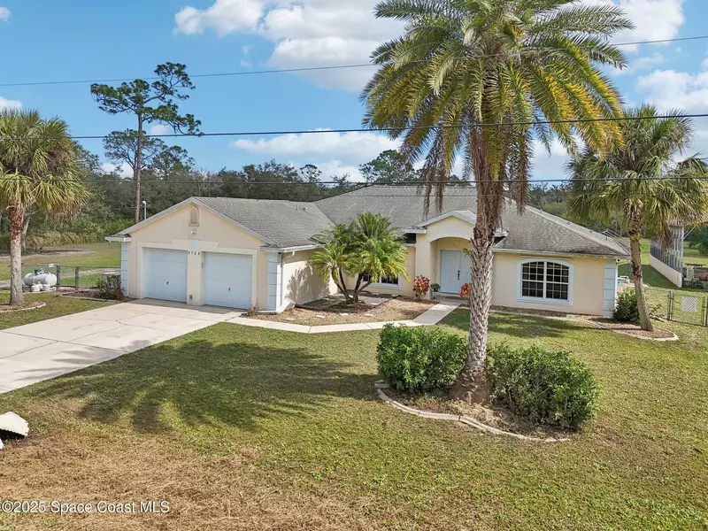 5765 Outback AVE SW, Grant-valkaria, FL 32909