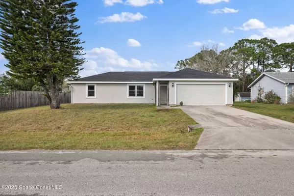 1365 Defender ST NW, Palm Bay, FL 32907