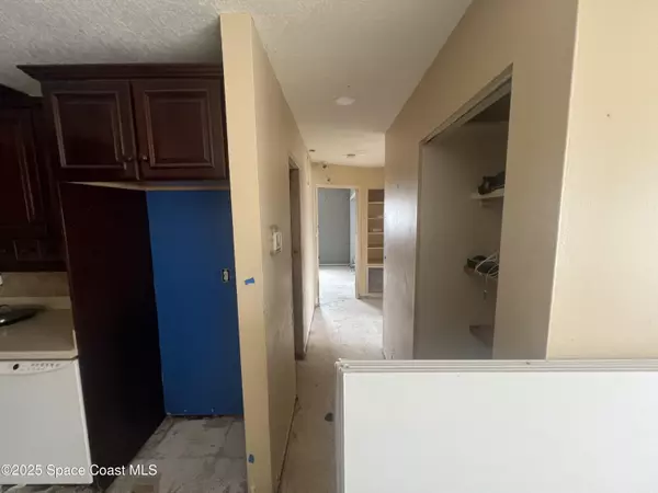 Palm Bay, FL 32905,943 Canal LN NE