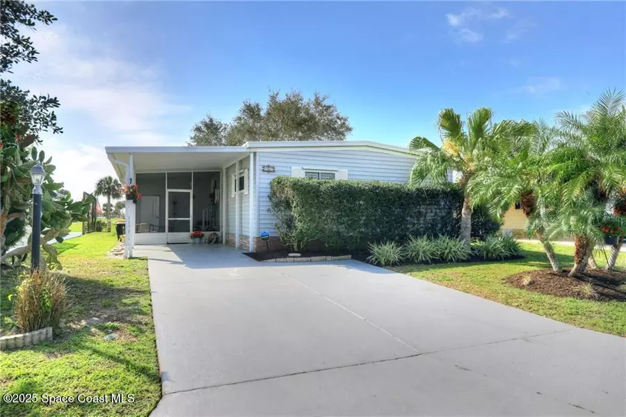 1027 Royal Palm DR, Barefoot Bay, FL 32976