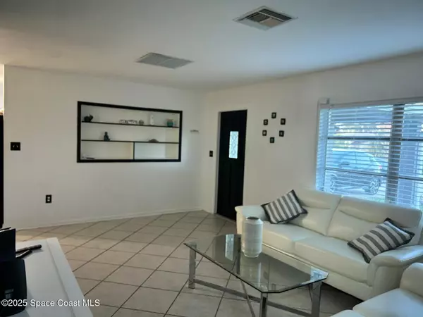 Merritt Island, FL 32953,107 1st ST