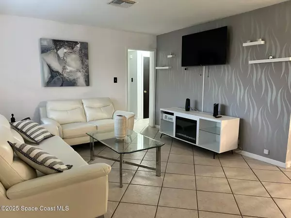 Merritt Island, FL 32953,107 1st ST