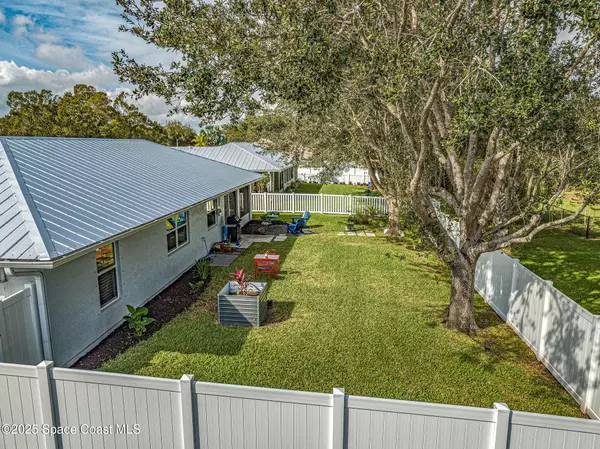 Sebastian, FL 32958,462 Biscayne LN