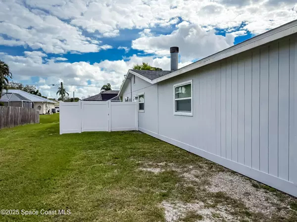 Sebastian, FL 32958,821 Barber ST