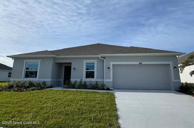 4357 Kelsey LN, Micco, FL 32976