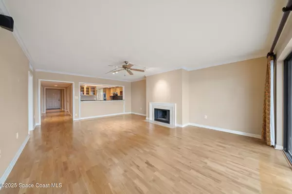 Melbourne, FL 32901,2220 Front ST #303