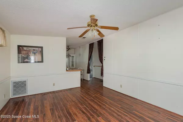 Mims, FL 32754,2400 Bar C RD