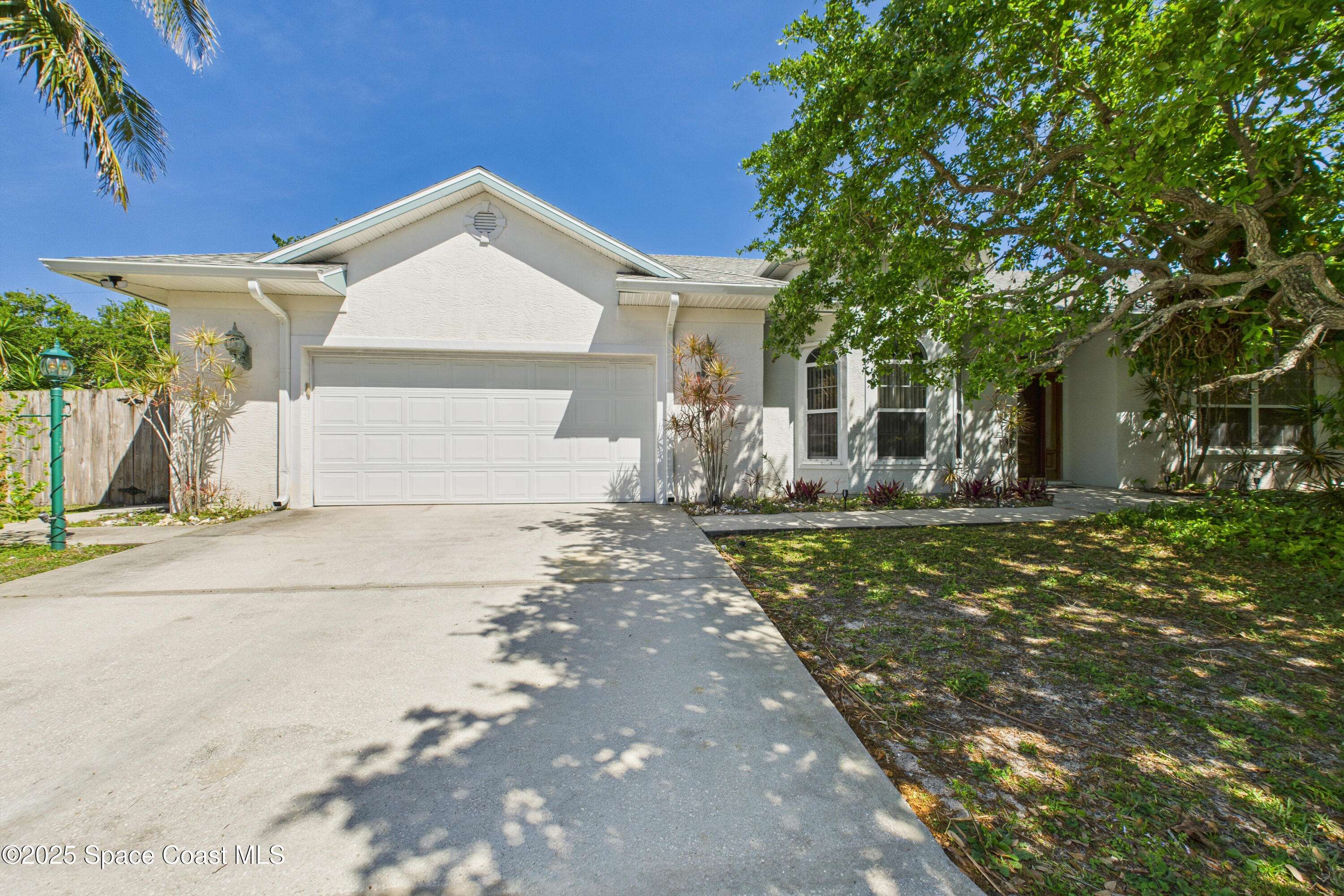 210 Sea Dunes DR, Melbourne Beach, FL 32951