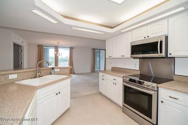 Cape Canaveral, FL 32920,8903 Laguna LN #202