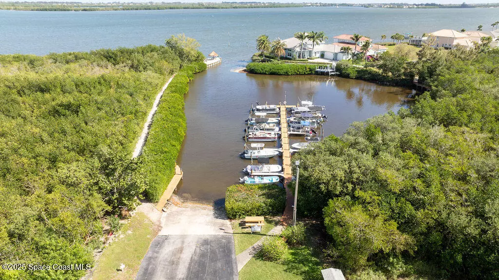 Sebastian, FL 32958,5740 Marina DR #2