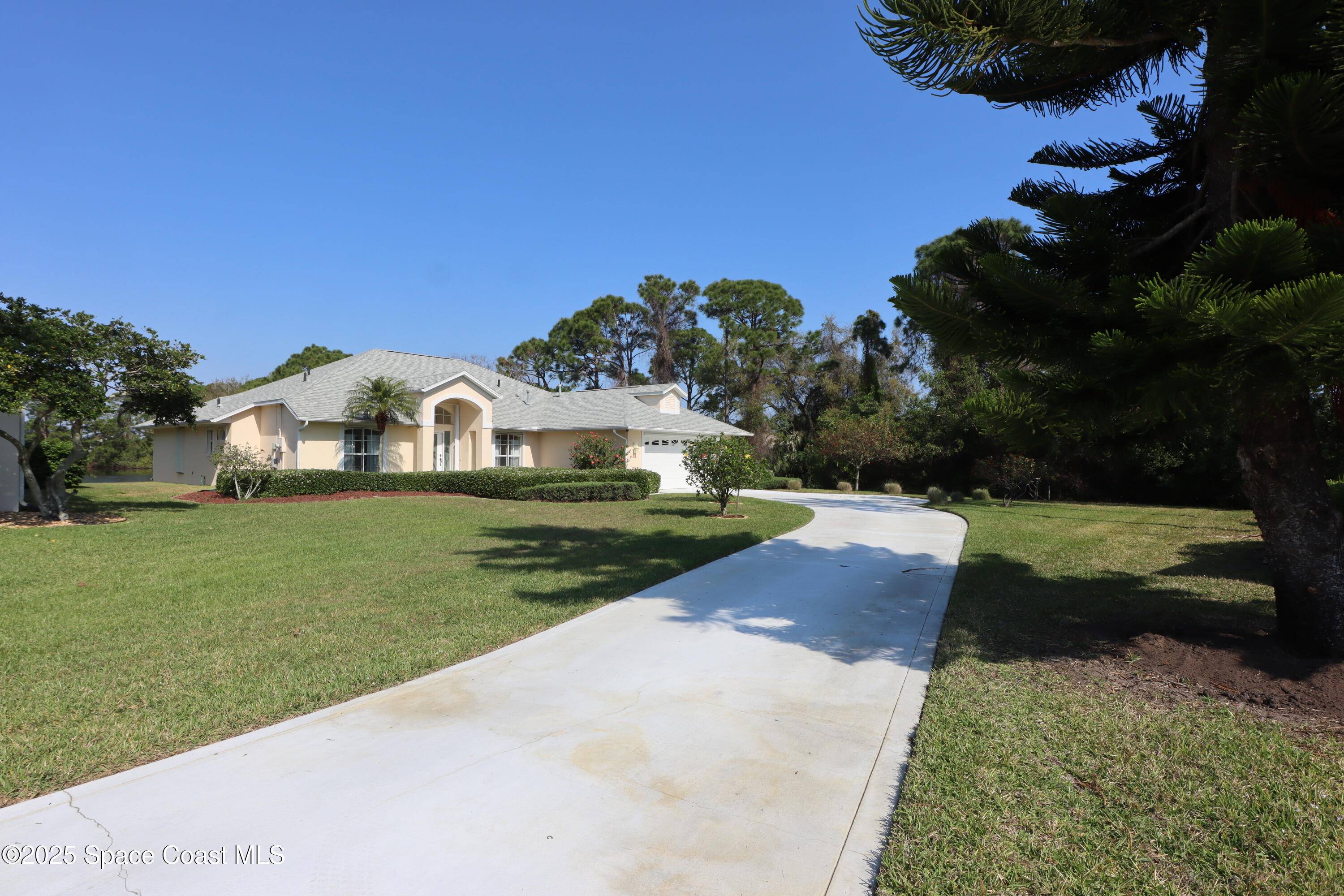 Melbourne, FL 32940,716 Bay View CT