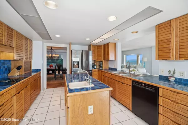 Indialantic, FL 32903,989 N Highway A1a #5