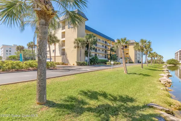 Cocoa Beach, FL 32931,190 Escambia LN #402